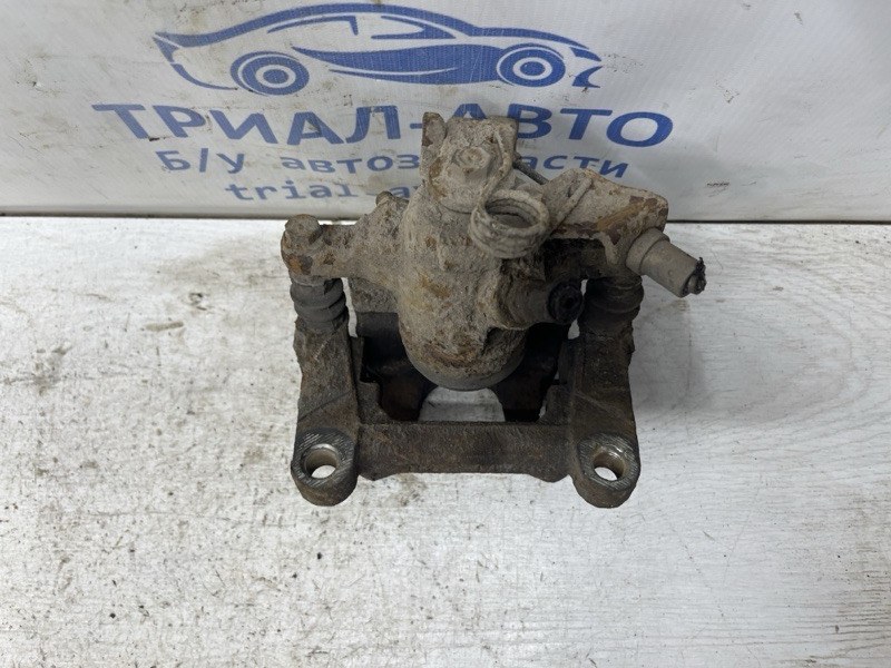 Суппорт задний правый Trafic 2001-2014 FL M9R Суппорт задний правый Trafic 2001-2014 FL M9R