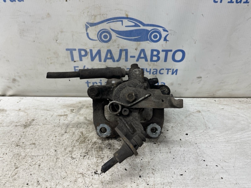 Суппорт задний правый Octavia 2013-2020 A7 1.6 Дизель CLHA Суппорт задний правый Octavia 2013-2020 A7 1.6 Дизель CLHA