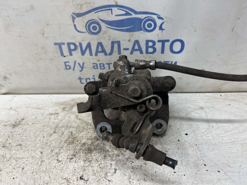 Суппорт задний левый Octavia 2013-2020 A7 1.6 Дизель CLHA Суппорт задний левый Octavia 2013-2020 A7 1.6 Дизель CLHA