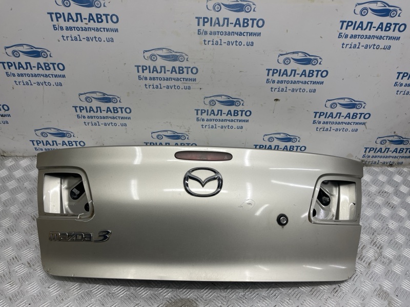 Запчасть крышка багажника Mazda 3 2003-2009 BK 1.6 бензин Z6 BNYW5261XD Б/У Крышка багажника Mazda 3 2003-2009 BK 1.6 бензин Z6 BNYW5261XD Б/У
