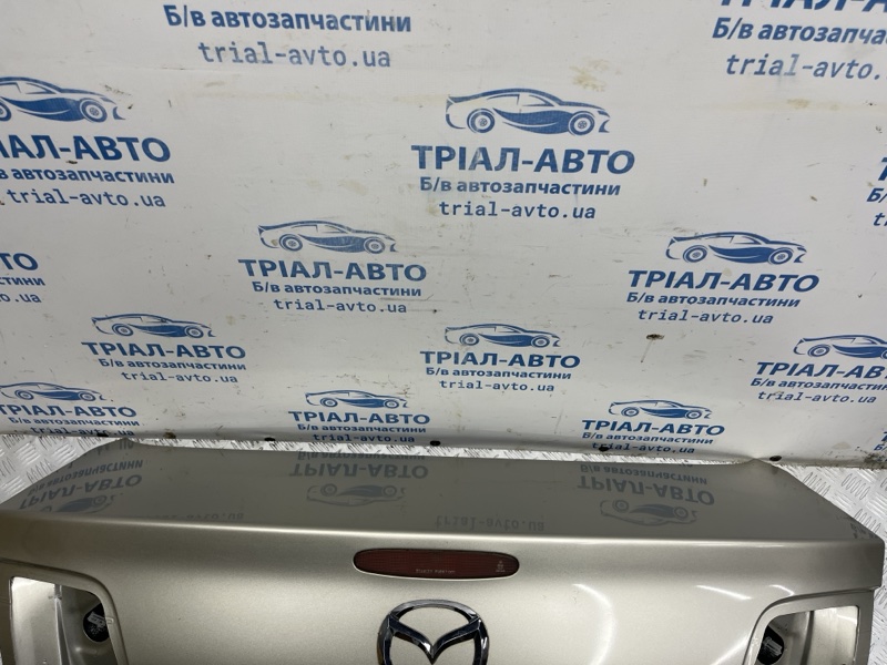 Крышка багажника 3 2003-2009 BK 1.6 бензин Z6 Крышка багажника 3 2003-2009 BK 1.6 бензин Z6