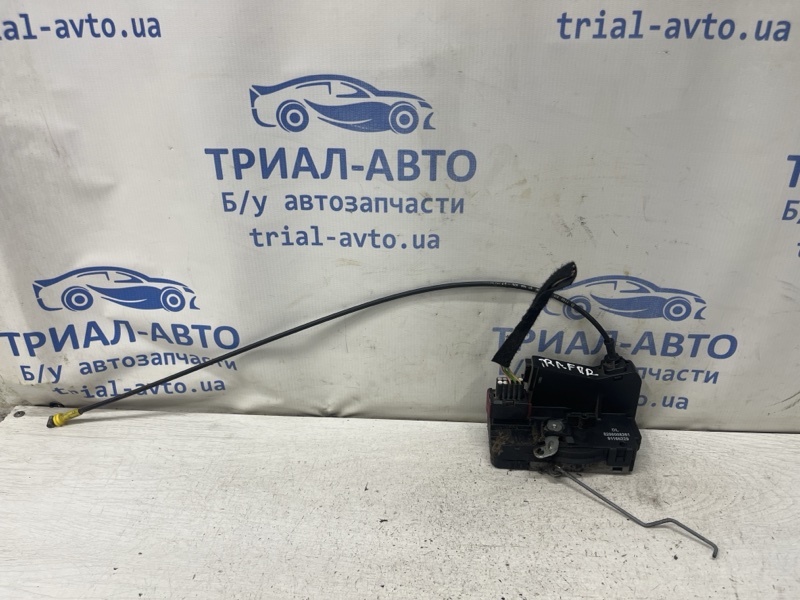 Запчасть замок двери передний правый Renault Trafic 2001-2014 FL M9R 8200008261 Б/У Замок двери передний правый Renault Trafic 2001-2014 FL M9R 8200008261 Б/У