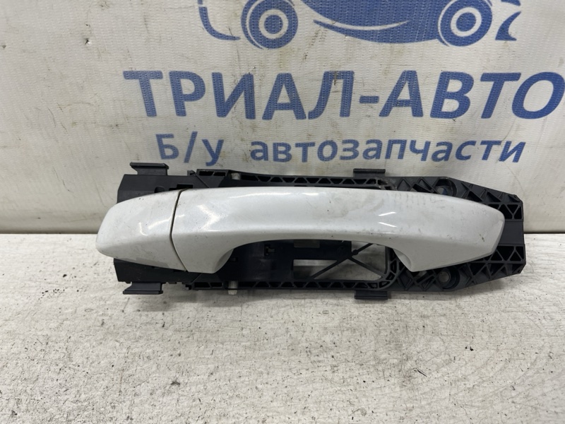 Запчасть ручка двери внешняя передняя левая Skoda Octavia 2013-2020 A7 1.6 Дизель CLHA 5G0837205 Б/У Ручка двери внешняя передняя левая Skoda Octavia 2013-2020 A7 1.6 Дизель CLHA 5G0837205 Б/У