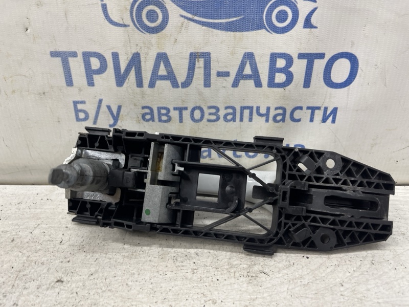 Ручка двери внешняя передняя правая Skoda Octavia A7 1.6 Дизель CLHA Ручка двери внешняя передняя правая Skoda Octavia A7 1.6 Дизель CLHA