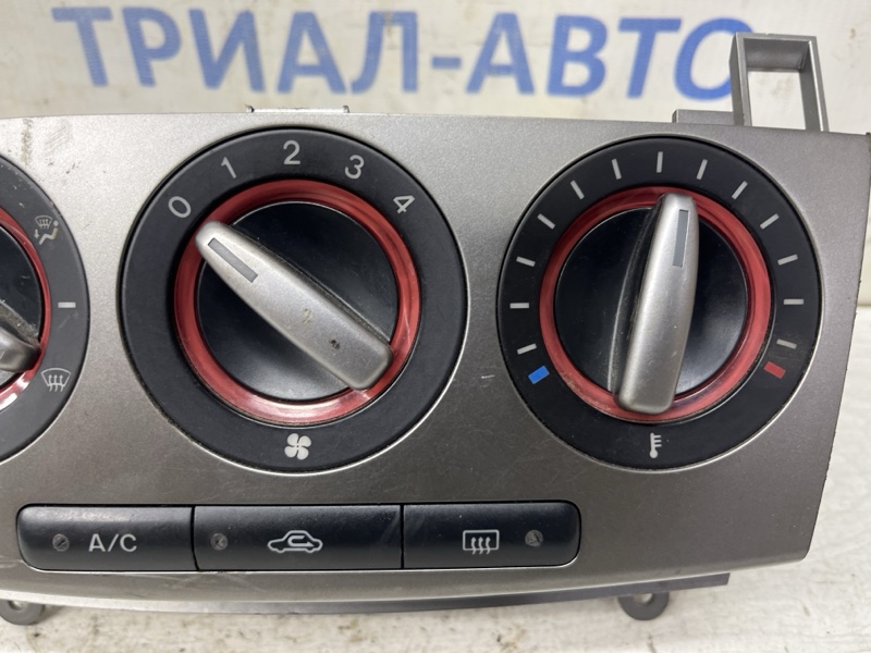 Блок управления кондиционером Mazda 3 BK 1.6 бензин Z6 Блок управления кондиционером Mazda 3 BK 1.6 бензин Z6
