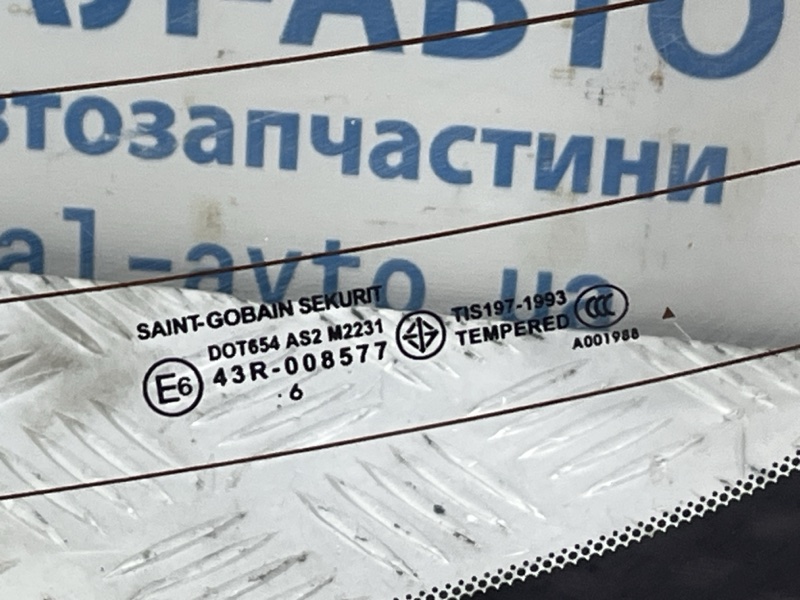 Стекло в кузов заднее 3 2003-2009 BK 1.6 бензин Z6 Стекло в кузов заднее 3 2003-2009 BK 1.6 бензин Z6