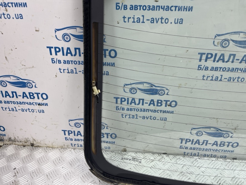 Стекло в кузов заднее 3 2003-2009 BK 1.6 бензин Z6 Стекло в кузов заднее 3 2003-2009 BK 1.6 бензин Z6