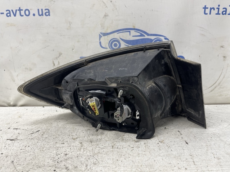 Фонарь задний внешний правый 3 2003-2009 BK 1.6 бензин Z6 Фонарь задний внешний правый 3 2003-2009 BK 1.6 бензин Z6