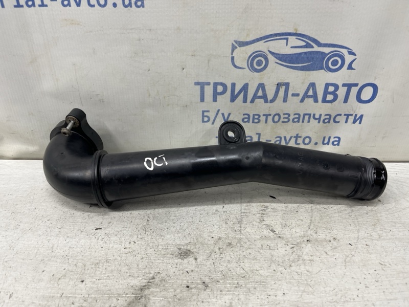 Запчасть патрубок турбины Skoda Octavia 2013-2020 A7 1.6 Дизель CLHA 04L145770 Б/У Патрубок турбины Skoda Octavia 2013-2020 A7 1.6 Дизель CLHA 04L145770 Б/У