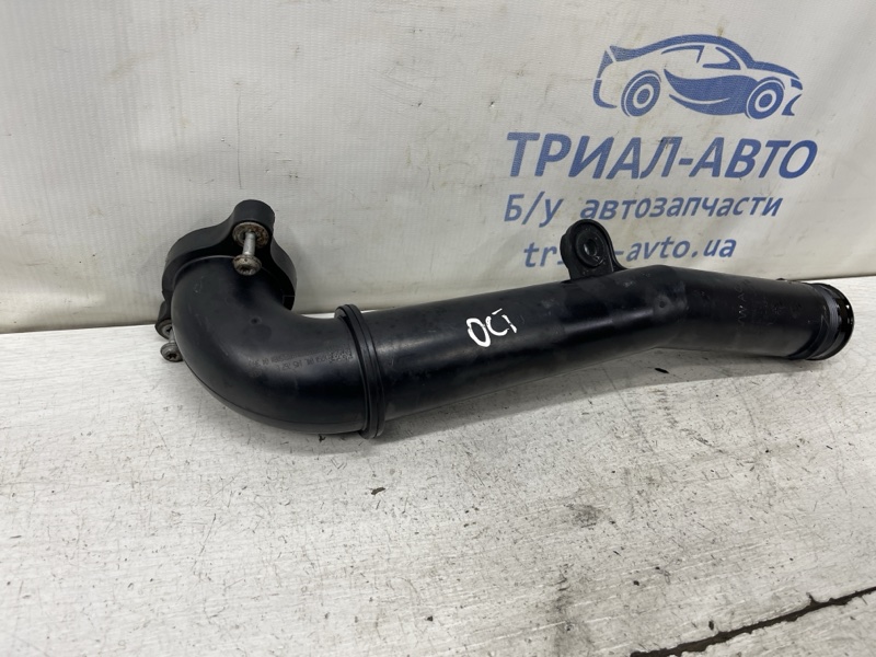 Патрубок турбины Skoda Octavia A7 1.6 Дизель CLHA Патрубок турбины Skoda Octavia A7 1.6 Дизель CLHA