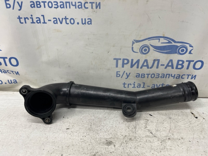 Патрубок турбины Octavia 2013-2020 A7 1.6 Дизель CLHA Патрубок турбины Octavia 2013-2020 A7 1.6 Дизель CLHA