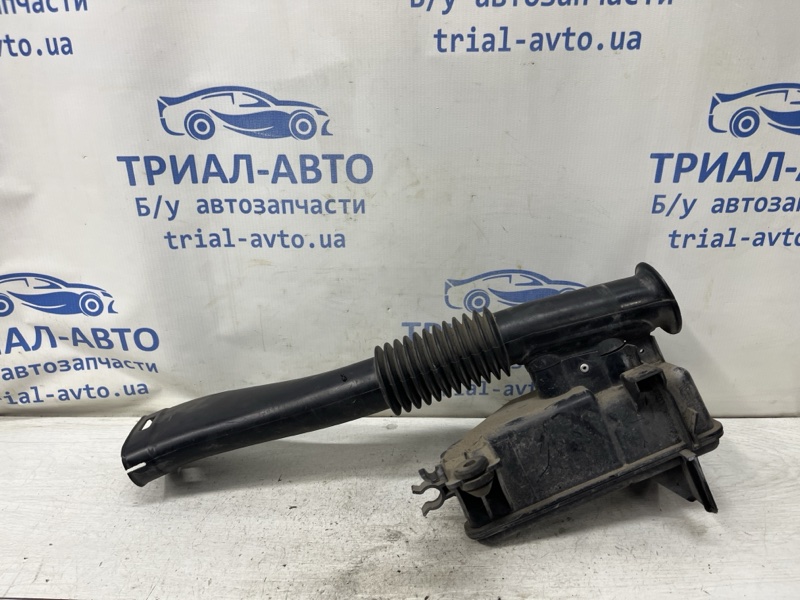 Воздухозаборник Mazda 3 2003-2009 BK 1.6 бензин Z6 Z601-13-200A Б/У