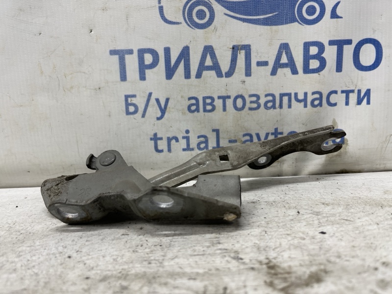 Петля капота правая 3 2003-2009 BK 1.6 бензин Z6 Петля капота правая 3 2003-2009 BK 1.6 бензин Z6