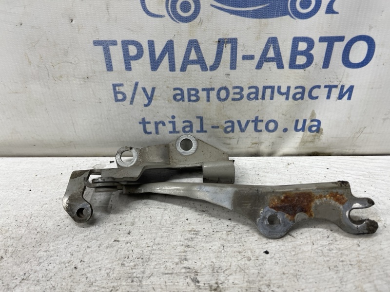 Петля капота левая 3 2003-2009 BK 1.6 бензин Z6 Петля капота левая 3 2003-2009 BK 1.6 бензин Z6