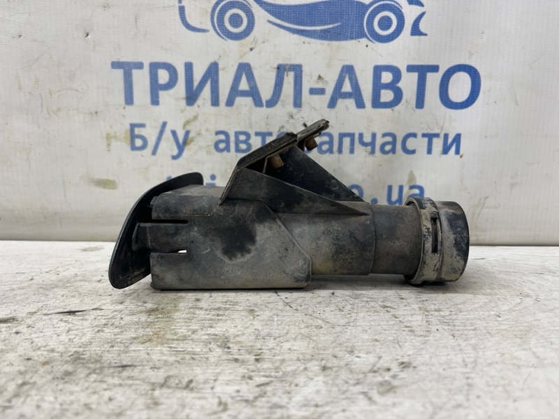 Омыватель фары правый Avensis 2002-2010 T25 1.8 бензин 1ZZFE