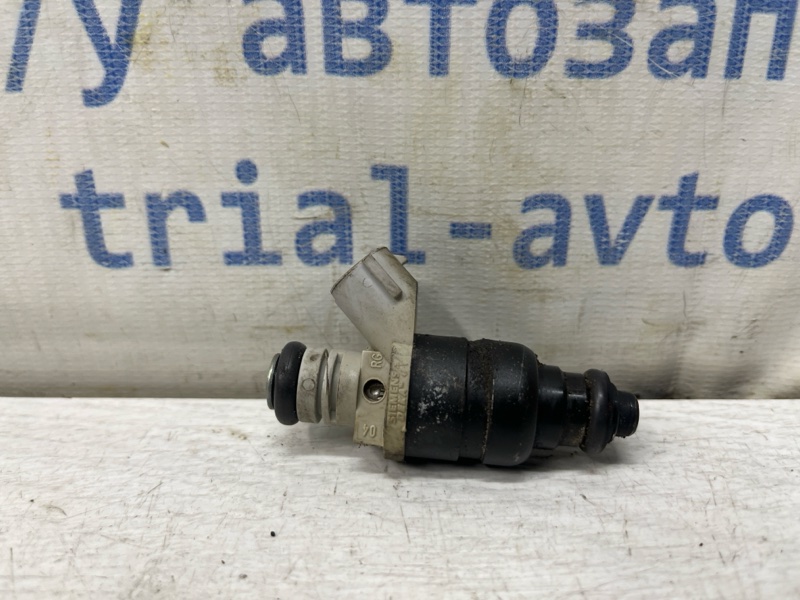 Запчасть форсунка топливная Mitsubishi Colt 2002-2012 6 1.1 MR988977 Б/У Форсунка топливная Mitsubishi Colt 2002-2012 6 1.1 MR988977 Б/У