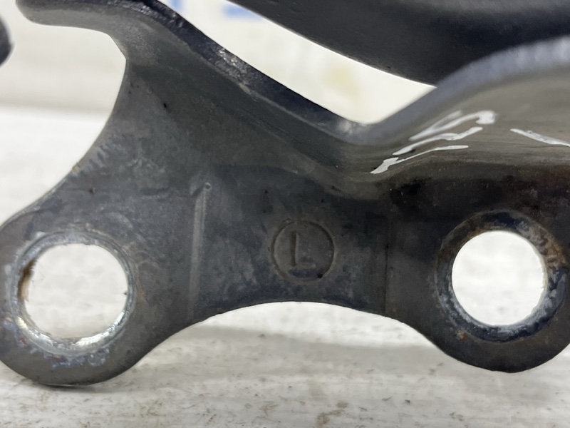 Петля капота левая Avensis 2002-2010 T25 1.8 бензин 1ZZFE