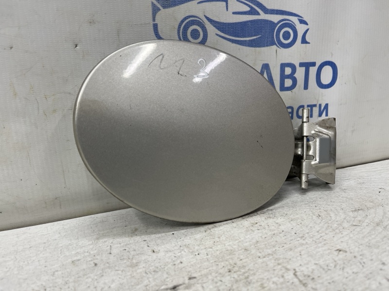 Лючок бака Mazda 3 BK 1.6 бензин Z6 Лючок бака Mazda 3 BK 1.6 бензин Z6