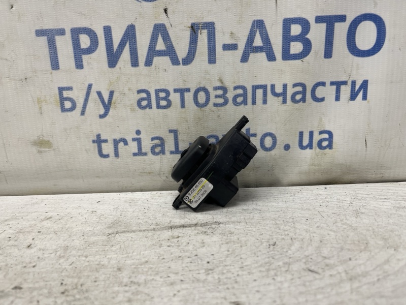 Корректор зеркал 3 2003-2009 BK 1.6 бензин Z6 Корректор зеркал 3 2003-2009 BK 1.6 бензин Z6