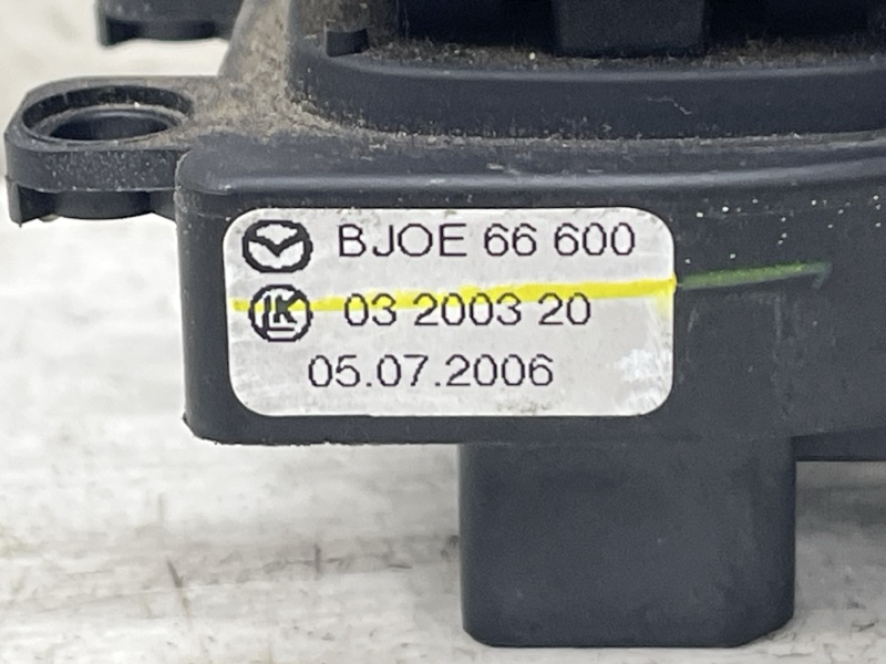 Корректор зеркал 3 2003-2009 BK 1.6 бензин Z6 Корректор зеркал 3 2003-2009 BK 1.6 бензин Z6