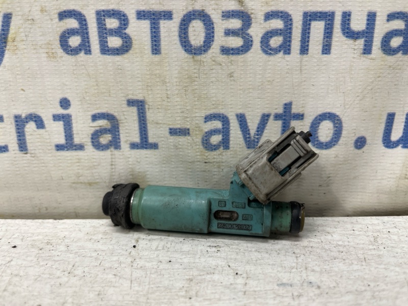 Форсунка топливная Toyota Camry 2001-2006 XV30 2.4 Бензин 2AZFE 23209-28020 Б/У