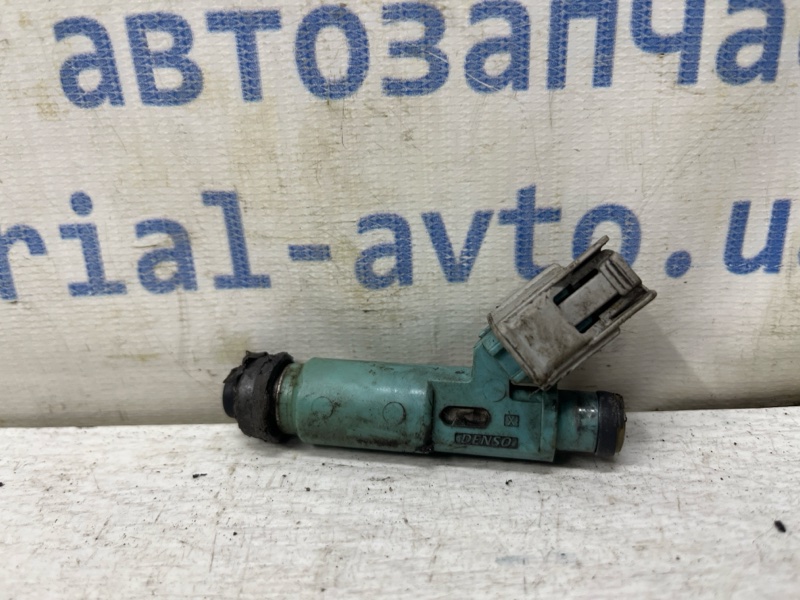Запчасть форсунка топливная Toyota Camry 2001-2006 XV30 2.4 Бензин 2AZFE 23209-28020 Б/У Форсунка топливная Toyota Camry 2001-2006 XV30 2.4 Бензин 2AZFE 23209-28020 Б/У