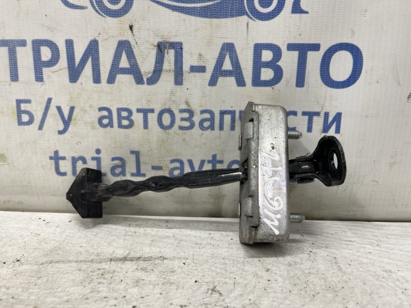 Запчасть ограничитель двери передний левый Mazda 6 2012- GJ 2.2 дизель GHP9-58-270 Б/У Ограничитель двери передний левый Mazda 6 2012- GJ 2.2 дизель GHP9-58-270 Б/У