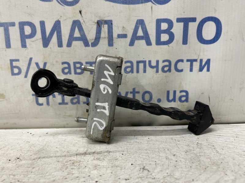 Запчасть ограничитель двери передний правый Mazda 6 2012- GJ 2.2 дизель GHP9-58-270 Б/У Ограничитель двери передний правый Mazda 6 2012- GJ 2.2 дизель GHP9-58-270 Б/У