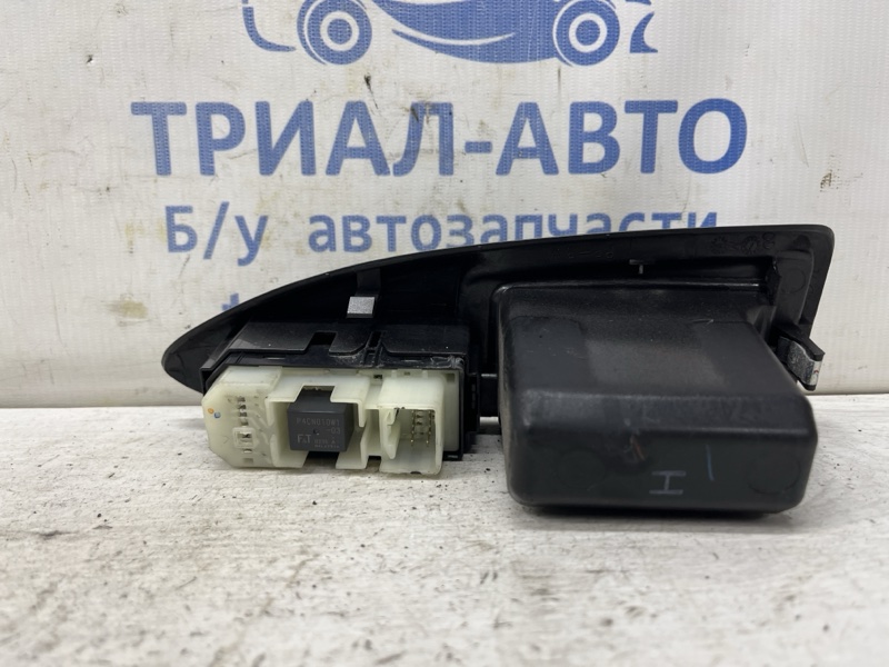 Кнопка стеклоподъемника Toyota Prado J120 3.0 Diesel 1KDFTV Кнопка стеклоподъемника Toyota Prado J120 3.0 Diesel 1KDFTV