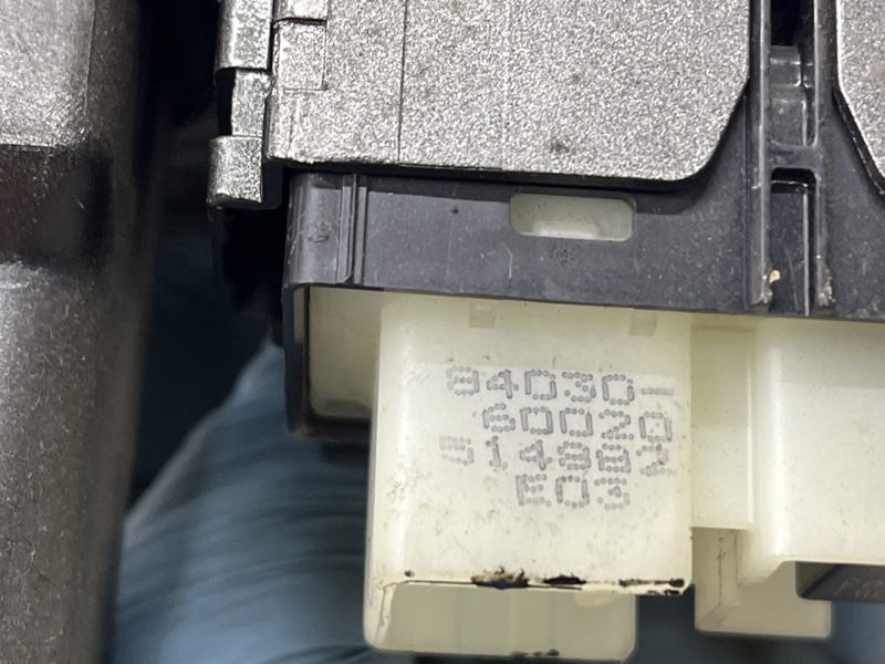 Кнопка стеклоподъемника Prado 2002-2009 J120 3.0 Diesel 1KDFTV Кнопка стеклоподъемника Prado 2002-2009 J120 3.0 Diesel 1KDFTV