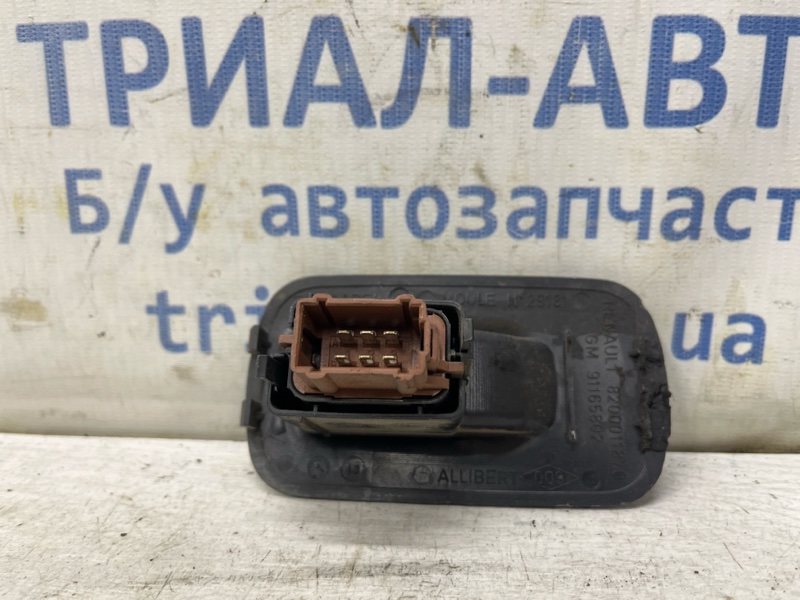 Кнопка стеклоподъемника Renault Trafic FL M9R Кнопка стеклоподъемника Renault Trafic FL M9R