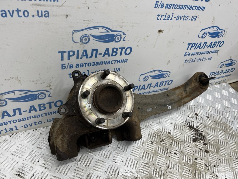 Рычаг задней подвески продольный правый Mazda 3 BK 1.6 бензин Z6 Рычаг задней подвески продольный правый Mazda 3 BK 1.6 бензин Z6