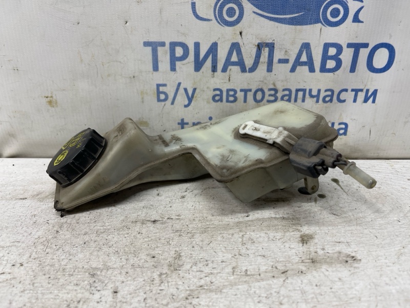 Бачок главного тормозного цилиндра 3 2003-2009 BK 1.6 бензин Z6