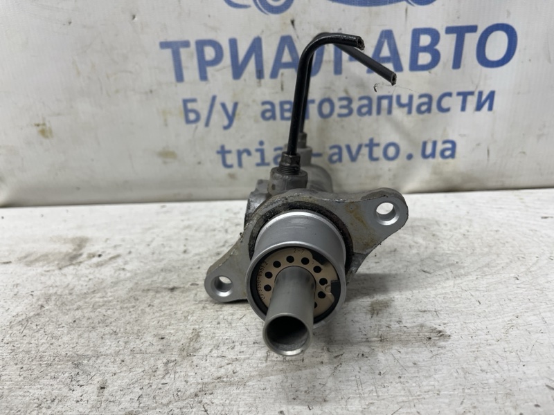 Тормозной цилиндр главный Mazda 3 BK 1.6 бензин Z6 Тормозной цилиндр главный Mazda 3 BK 1.6 бензин Z6