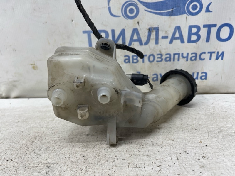 Бачок главного тормозного цилиндра Mitsubishi Outlander XL 2.4 бензин 4b12