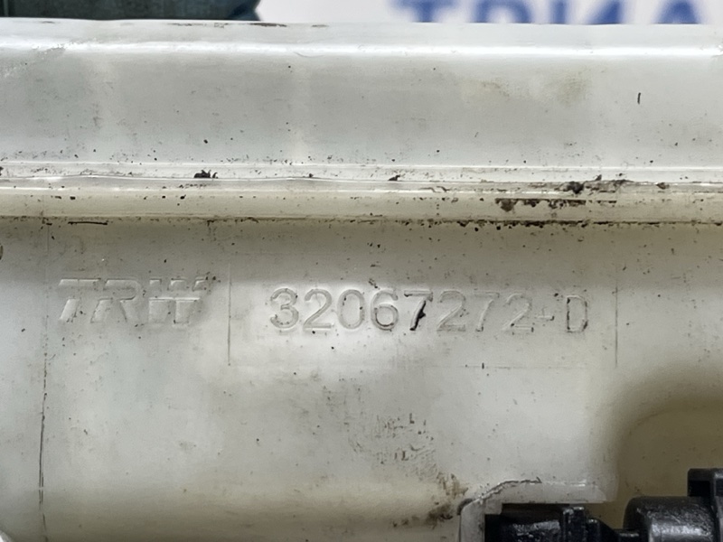 Бачок главного тормозного цилиндра Colt 2002-2012 6 1.1 Бачок главного тормозного цилиндра Colt 2002-2012 6 1.1