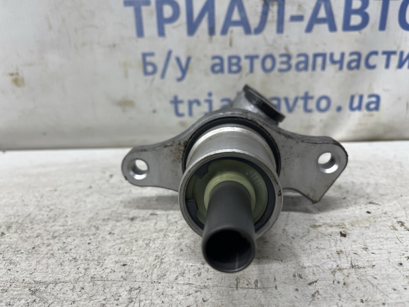 Тормозной цилиндр главный Mitsubishi Colt 6 1.1 Тормозной цилиндр главный Mitsubishi Colt 6 1.1