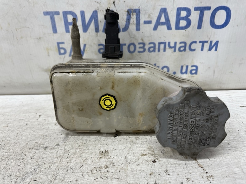 Запчасть бачок главного тормозного цилиндра Hyundai Getz 2002-2011 1 1.4 5853125300 Б/У Бачок главного тормозного цилиндра Hyundai Getz 2002-2011 1 1.4 5853125300 Б/У