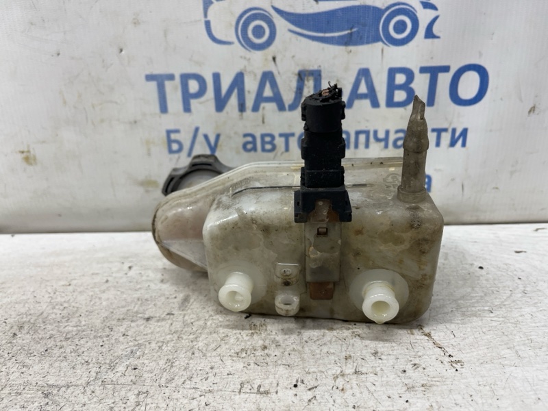 Бачок главного тормозного цилиндра Hyundai Getz 1 1.4 Бачок главного тормозного цилиндра Hyundai Getz 1 1.4