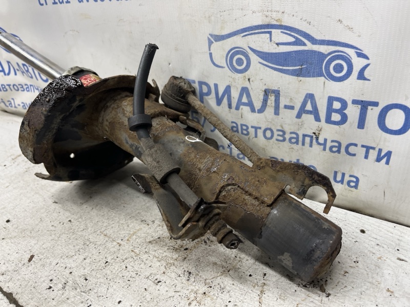 Амортизатор передний правый 3 2003-2009 BK 1.6 бензин Z6