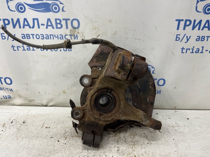 Кулак поворотный правый со ступицей Mazda 3 2003-2009 BK 1.6 бензин Z6 BR5S-33-021 Б/У