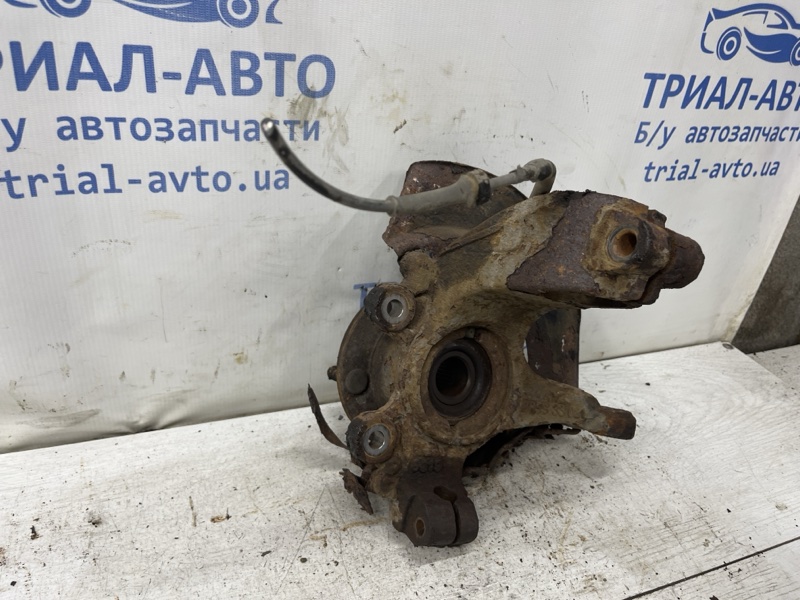 Кулак поворотный правый со ступицей Mazda 3 BK 1.6 бензин Z6
