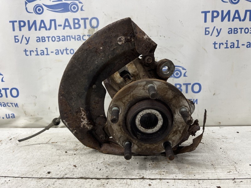Кулак поворотный правый со ступицей 3 2003-2009 BK 1.6 бензин Z6