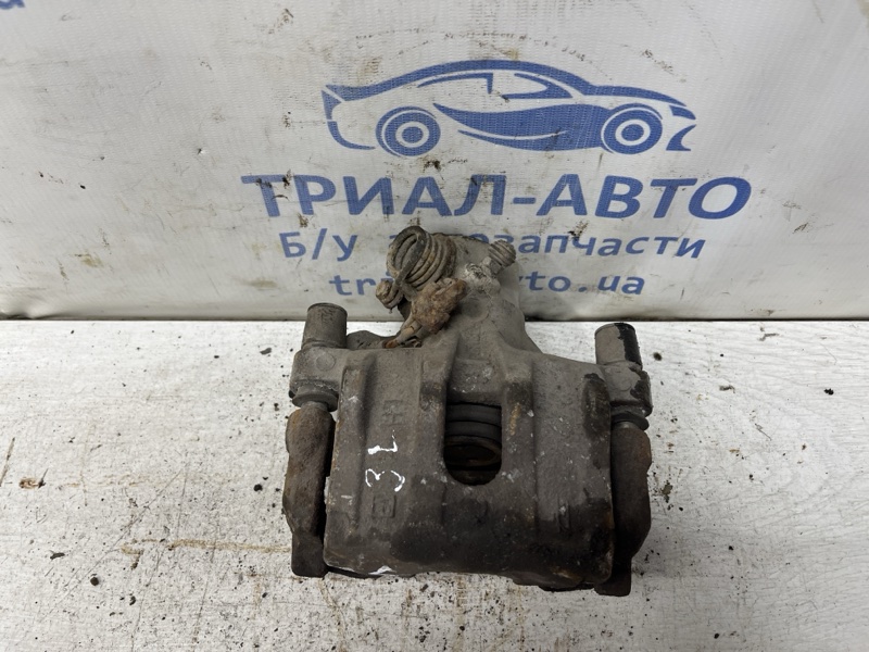 Суппорт задний левый 3 2003-2009 BK 1.6 бензин Z6 Суппорт задний левый 3 2003-2009 BK 1.6 бензин Z6