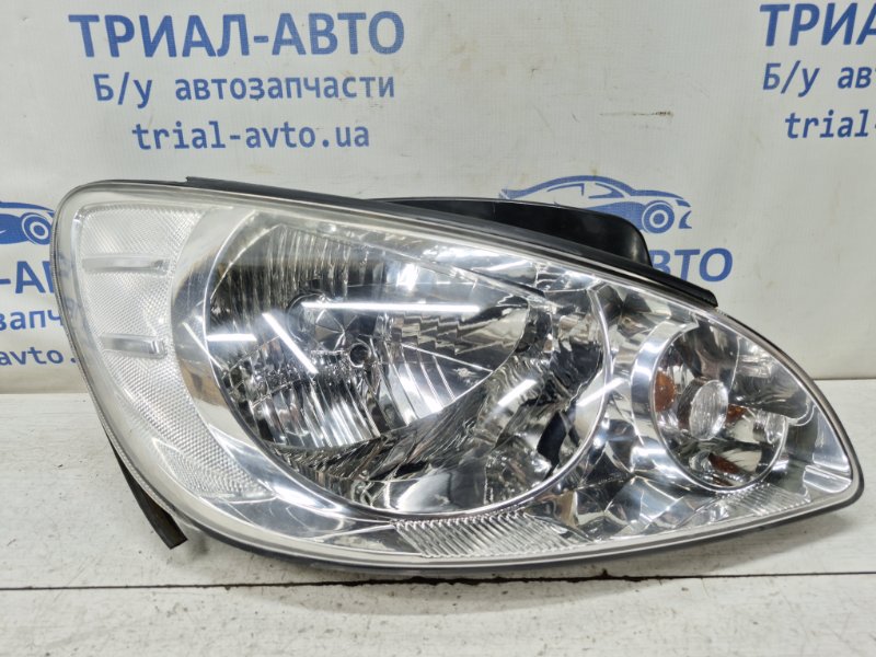 Фара правая Hyundai Getz 2002-2011 1 1.4 921021C510 Б/У