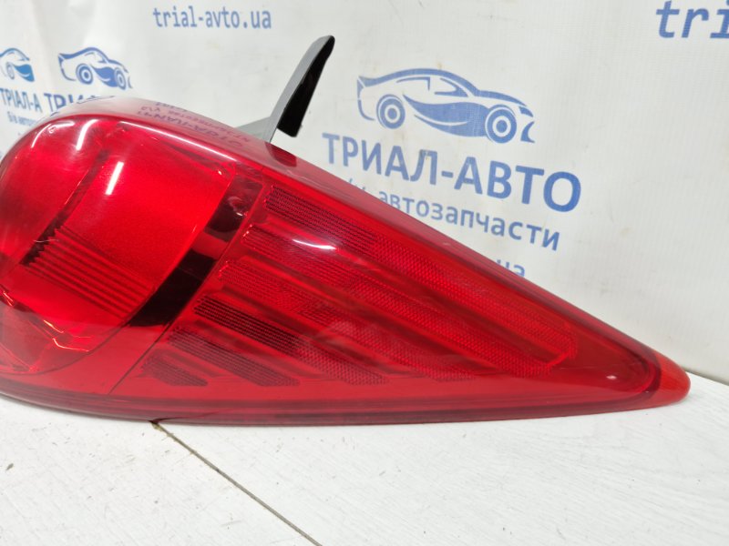 Фонарь задний внешний правый Nissan Tiida C11 1.6 Бензин HR16 Фонарь задний внешний правый Nissan Tiida C11 1.6 Бензин HR16