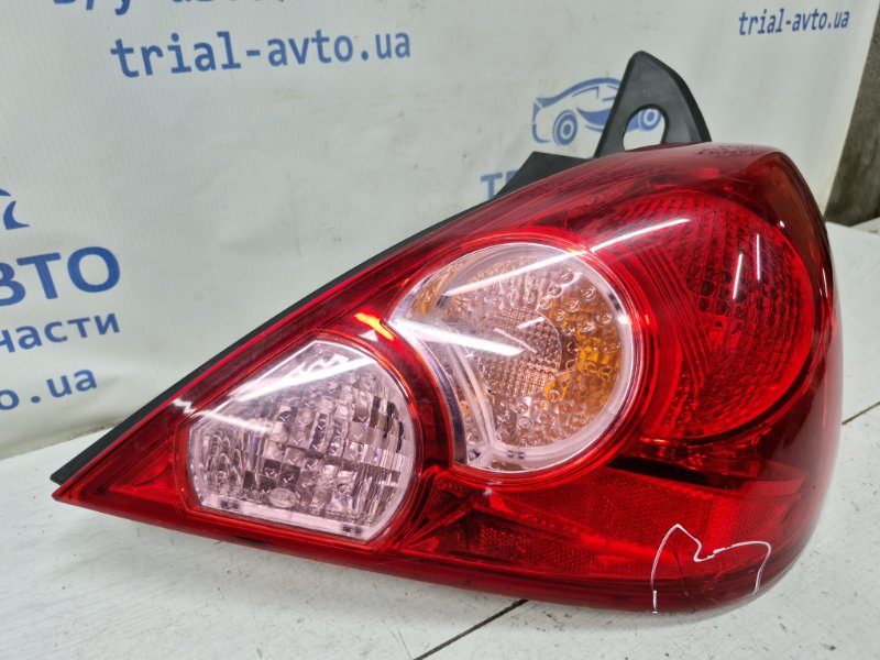 Фонарь задний внешний правый Tiida 2004-2014 C11 1.6 Бензин HR16 Фонарь задний внешний правый Tiida 2004-2014 C11 1.6 Бензин HR16