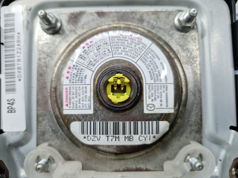 Подушка безопасности в руль 3 2003-2009 BK 1.6 бензин Z6 Подушка безопасности в руль 3 2003-2009 BK 1.6 бензин Z6