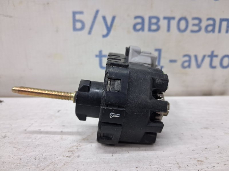 Корректор фар Toyota Avensis T25 1.8 бензин 1ZZFE Корректор фар Toyota Avensis T25 1.8 бензин 1ZZFE