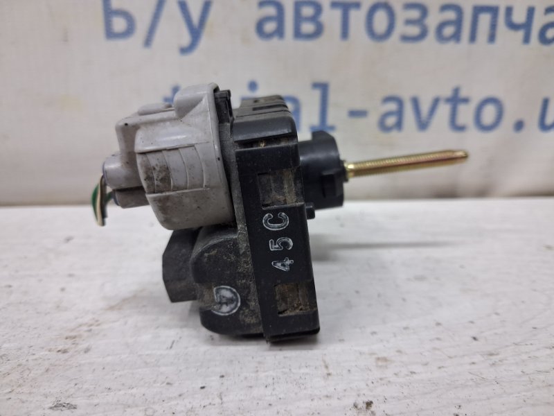 Корректор фар Avensis 2002-2010 T25 1.8 бензин 1ZZFE Корректор фар Avensis 2002-2010 T25 1.8 бензин 1ZZFE